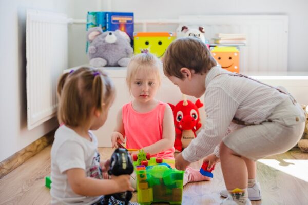 готовність до дитячого садка, діти у садочку