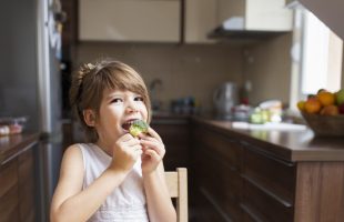 Фолиевая кислота летом: какие продукты добавить в рацион?
