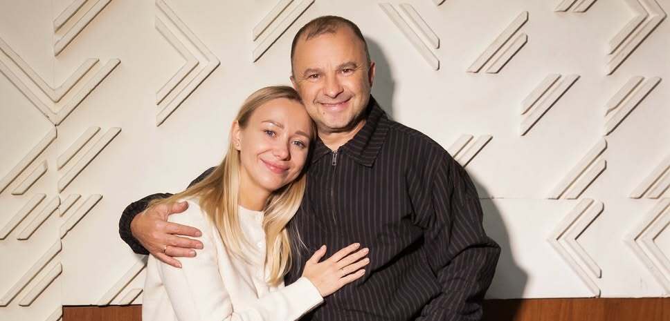 Жена Виктора Павлика рассказала о задержке и сделала тест на беременность