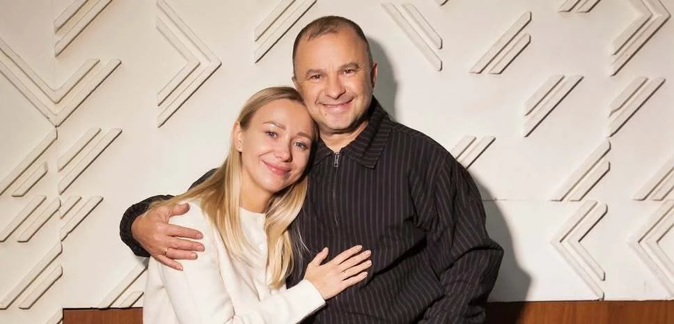 Дружина Віктора Павліка розповіла про затримку й зробила тест на вагітність
