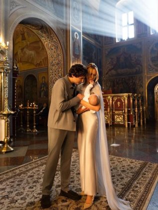 Леся Нікітюк з сином та коханим