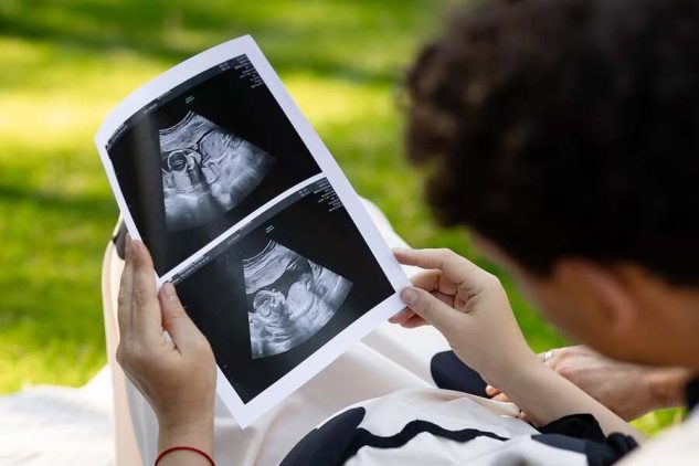 Новонароджена дитина Євгена Синельникова