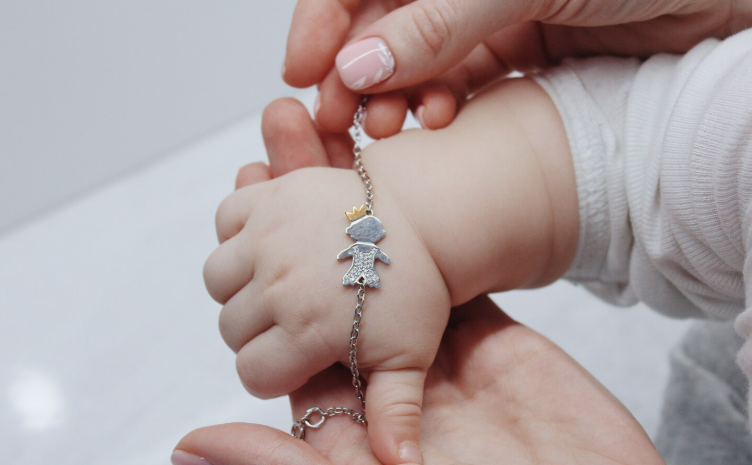 Когда крестить ребенка: раннее крещение или сознательный выбор?