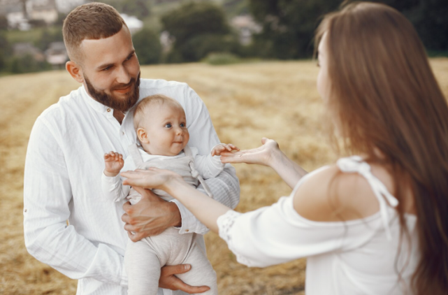 Коли хрестити дитину