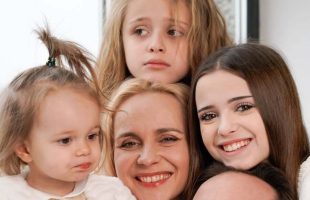 Лилия Ребрик честно рассказала об отношениях дочерей