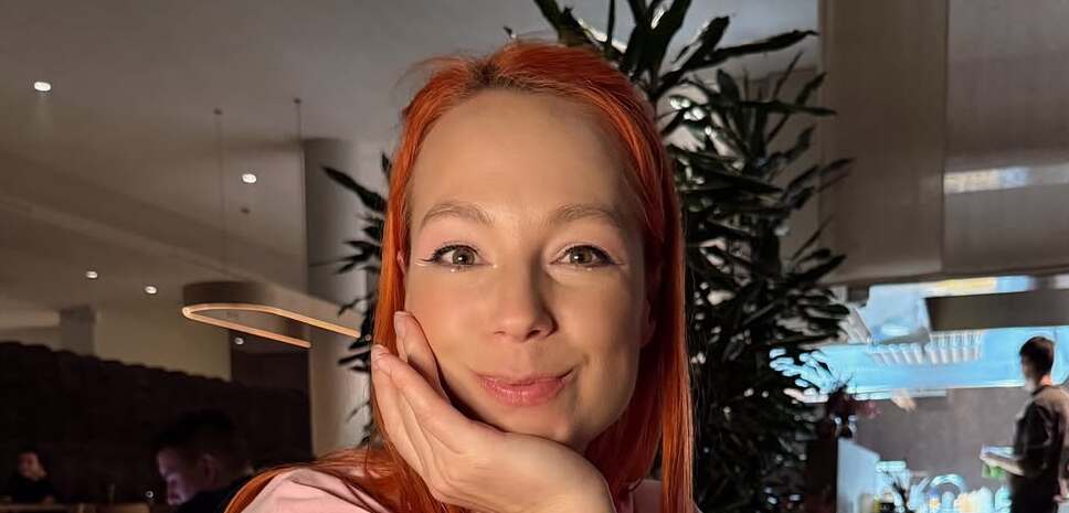 TARABAROVA поділилася зворушливим відео прикрашання ялинки з дітьми