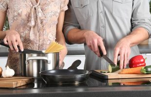 5 засобів, що очистять руки після приготування їжі до свят