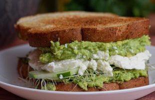 Что съесть на завтрак, чтобы быть сытым до вечера