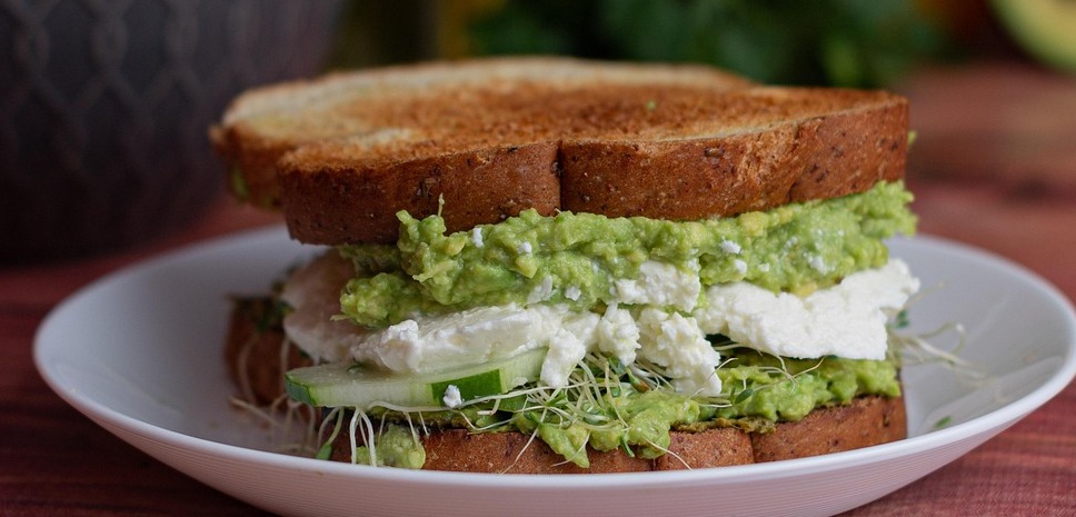 Что съесть на завтрак, чтобы быть сытым до вечера