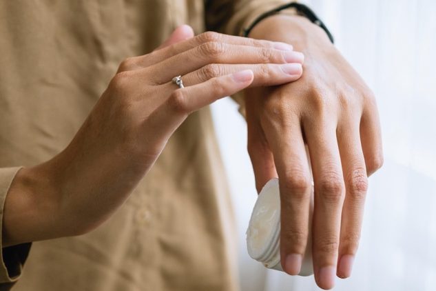 тональна основа колір