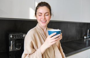 Ранковий напій, який спалює жир швидше за спорт