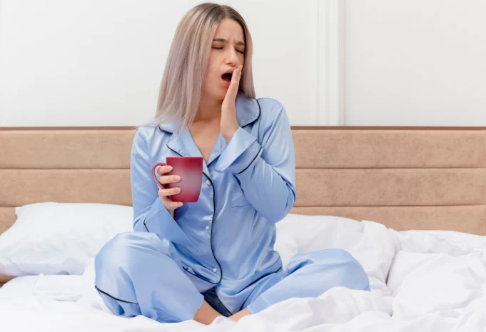 Напій на ніч, що зменшує набряки та живіт