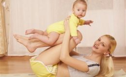Как научить младенца владеть своим телом?
