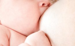 Кормление грудью снижает риск внезапной смерти
