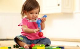 Как развивается малыш: от рождения до 3 лет