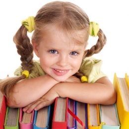 Перші книги для дітей: які, коли та навіщо?