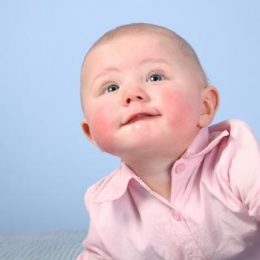 У ребенка диатез: какой бывает сыпь?
