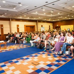 У Києві відбулася перша конференція для майбутніх батьків