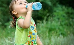 Какая бутылка отучит ребенка от газировки?
