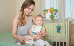 Овочі чи фрукти: з чого починати прикорм?