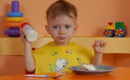 Малюк відмовляється від молочних продуктів. Поради дієтолога