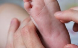 Аутизм можно обнаружить у годовалых детей