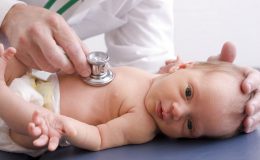 Вакцинация недоношенных деток: как правильно прививать?